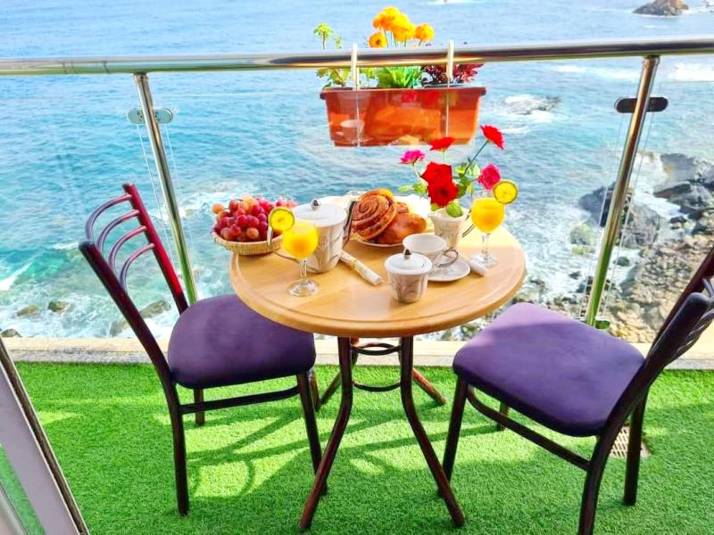 Très joli F3 avec vue sur mer à seulement 1h d'Alg