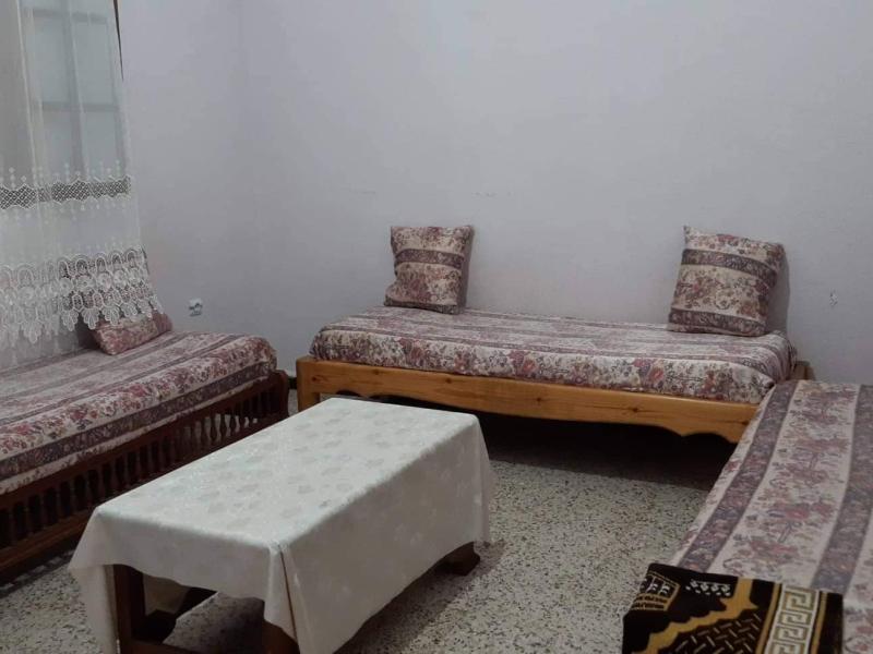 Location F2 meublée au rdc d'une villa