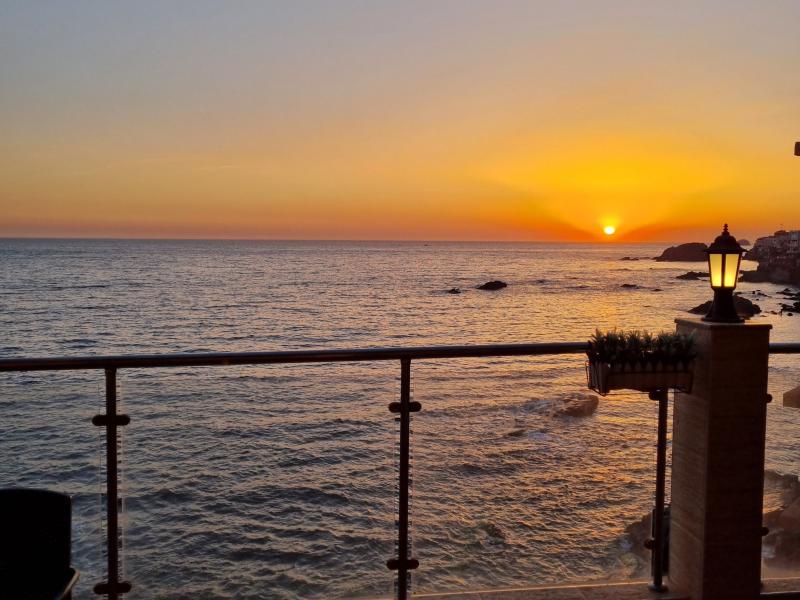 Bungalow pieds dans l'eau à Tipaza