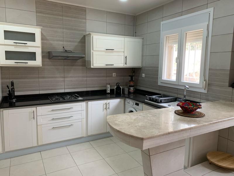 Jolie maison sécurisée avec jardin